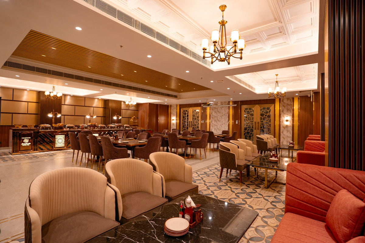 Hotel restaurant dining room